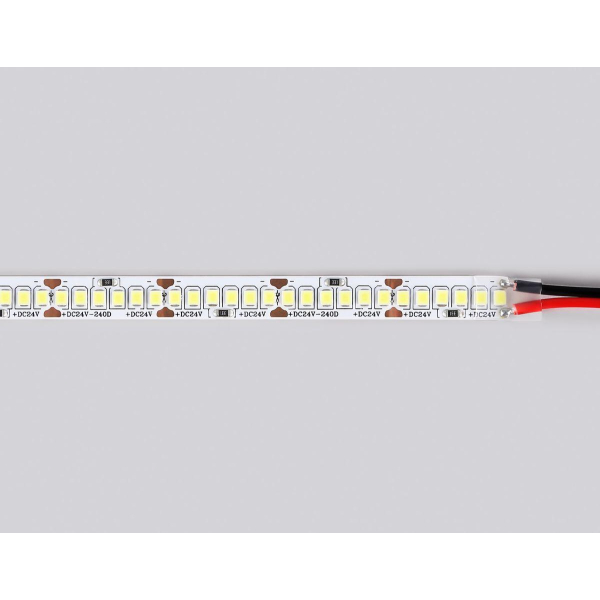 Светодиодная лента Ambrella Light 20W/m 240LED/m 2835SMD холодный белый 5M GS3403