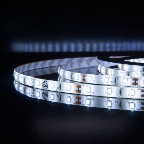 Светодиодная влагозащищенная лента Elektrostandard 4,8W/m 60LED/m 2835SMD холодный белый 5M a040996